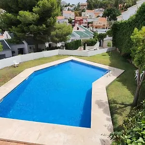 apartamento-la-via-precioso-alojamiento-con-piscina-y.1costadelsol.com/